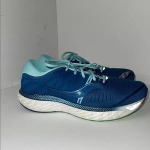 Saucony Women's Hurricane Blue Running Shoes, Size 9.5